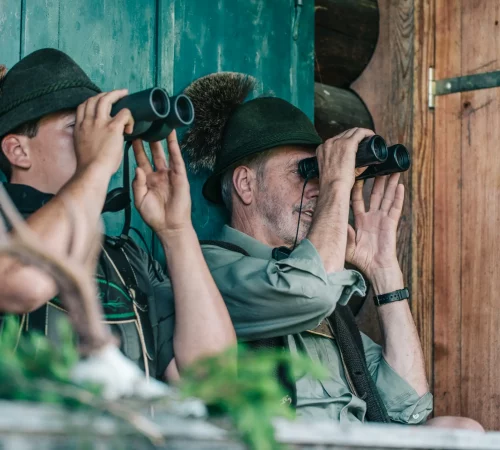 Naturwelten Steiermark Jäger bei der Jagd