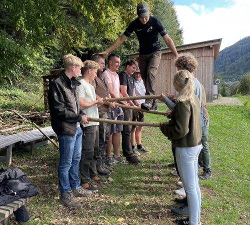 ForstschülerInnen entdecken bei den Naturwelten Steiermark spielerisch Wissenswertes zu Jagd, Wild und Wald.